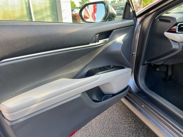 2024 Toyota Camry LE photo 4
