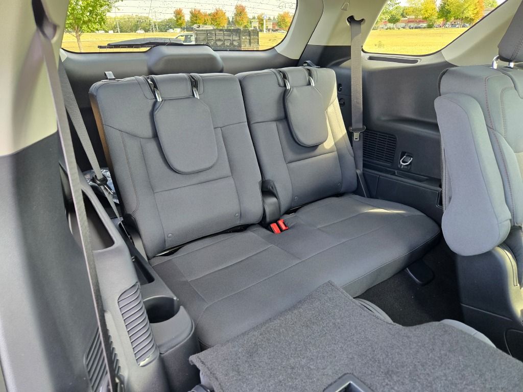 2025 Ford Explorer photo 9