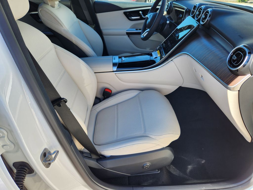 2026 Mercedes Benz GLC 300 4MATIC photo 14