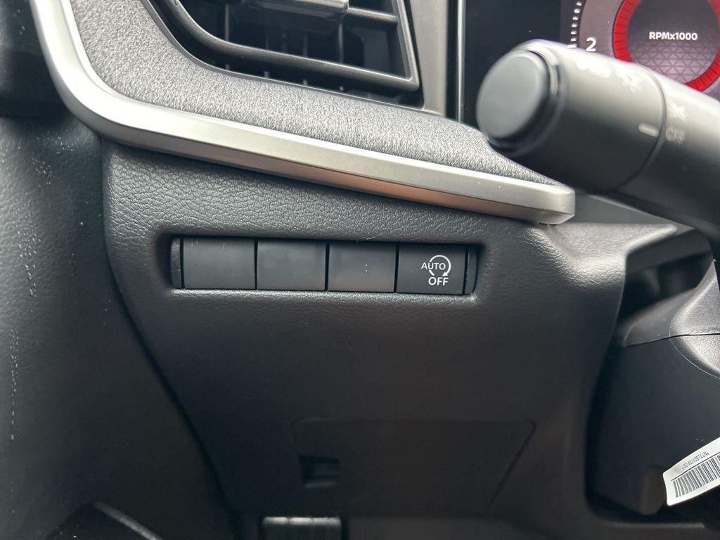 2025 Nissan Kicks SV photo 20