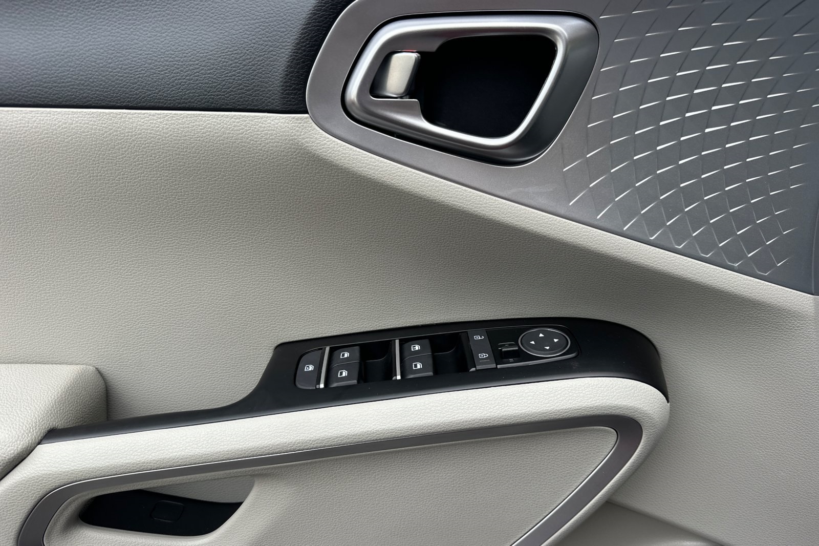 2025 Kia Soul LX S photo 5