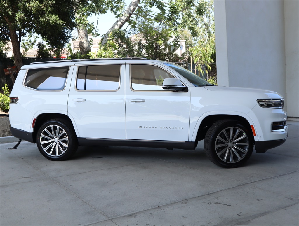 2022 Jeep Grand Wagoneer II photo 4