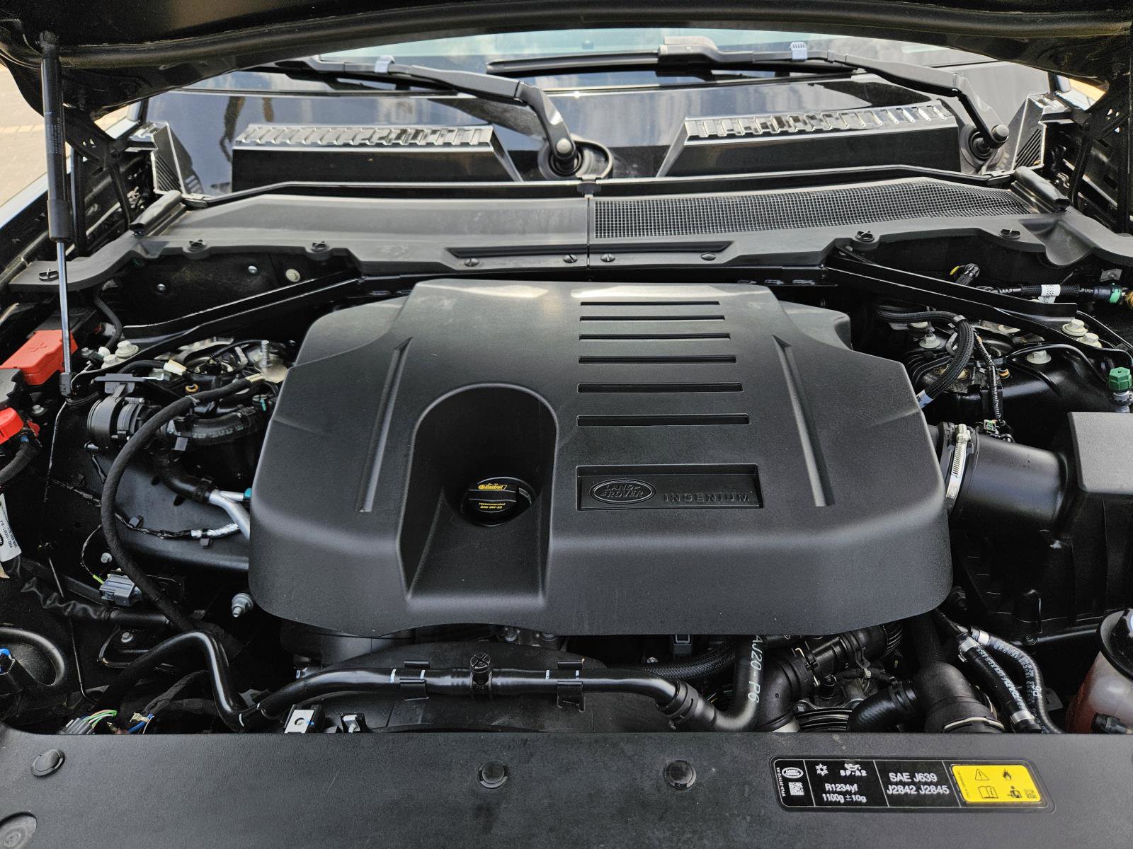 2023 Land Rover Defender X-Dynamic SE photo 12
