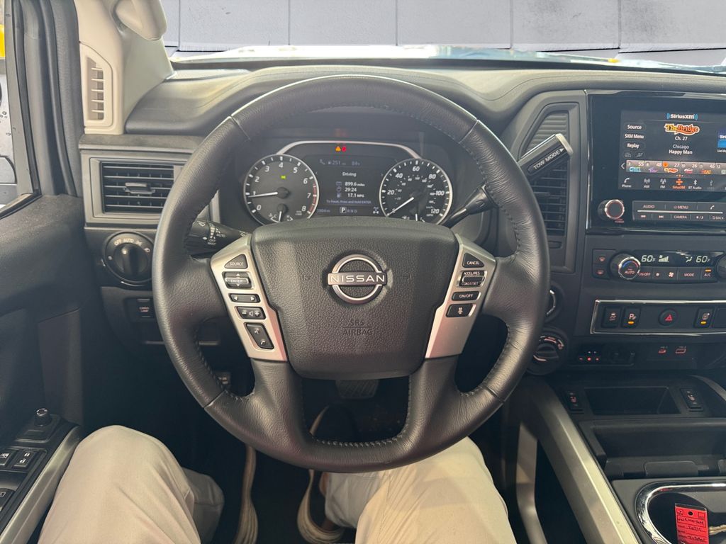 2024 Nissan Titan SV photo 9