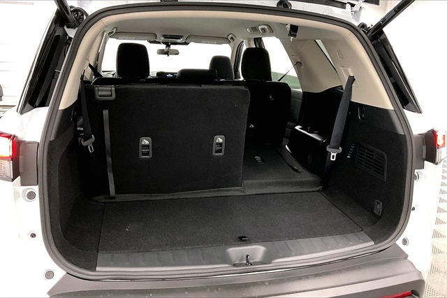 2025 Nissan Pathfinder SV photo 35