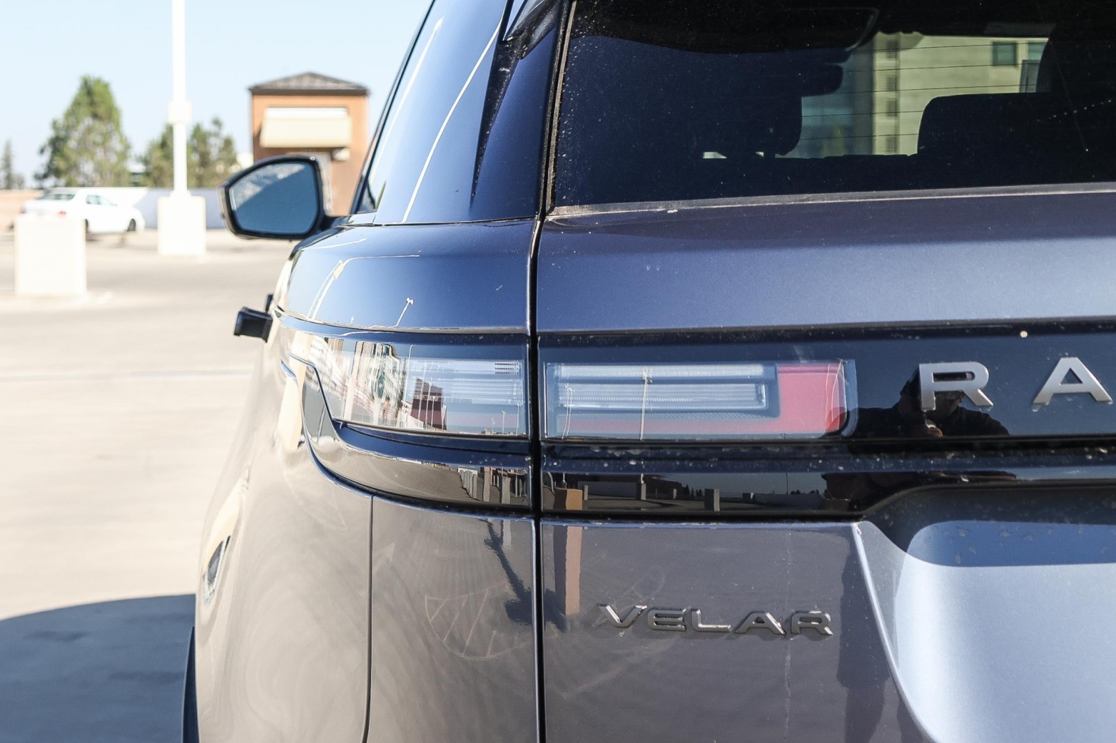 2026 Land Rover Range Rover Velar SE photo 7