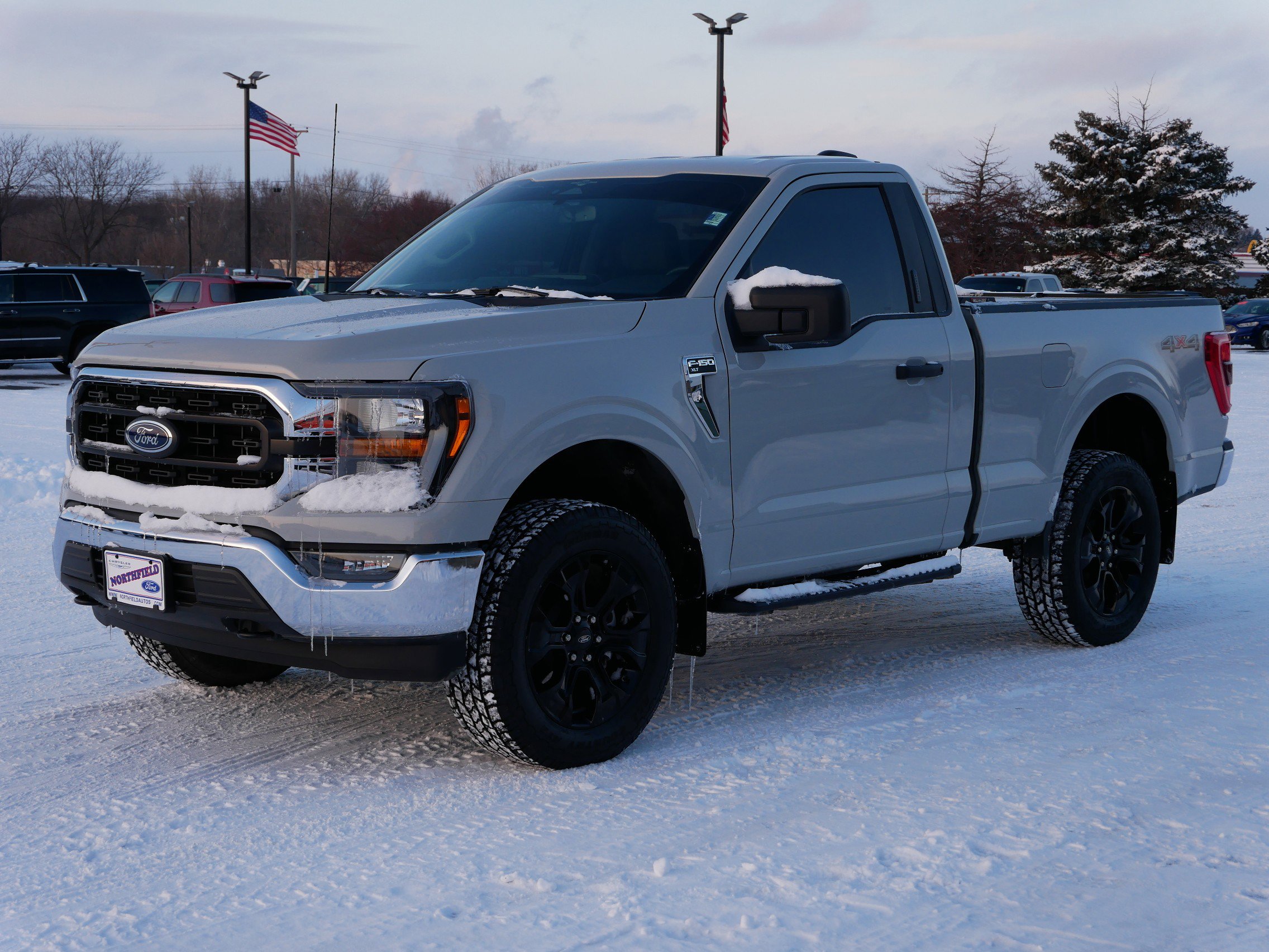 2023 Ford F-150 XLT photo 2