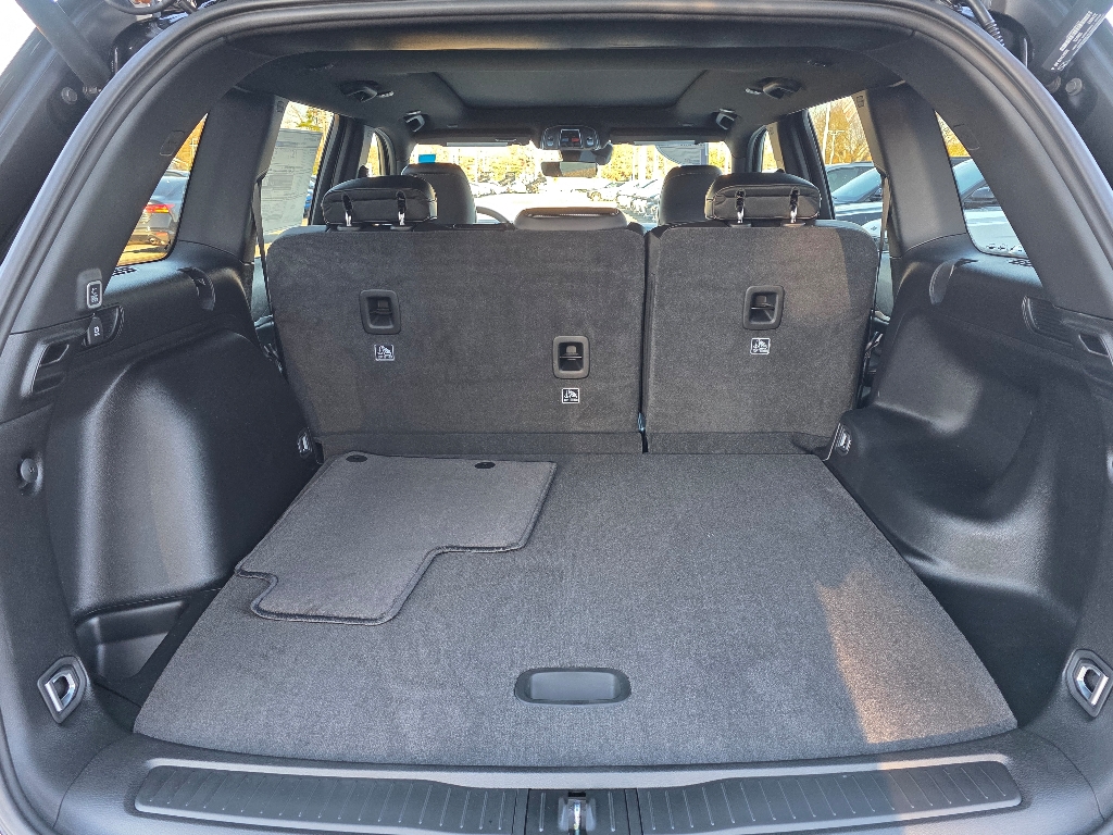 2025 Jeep Grand Cherokee Limited photo 3