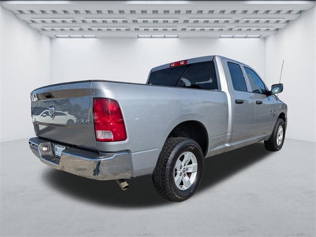 2024 Ram 1500 Classic SLT photo 4