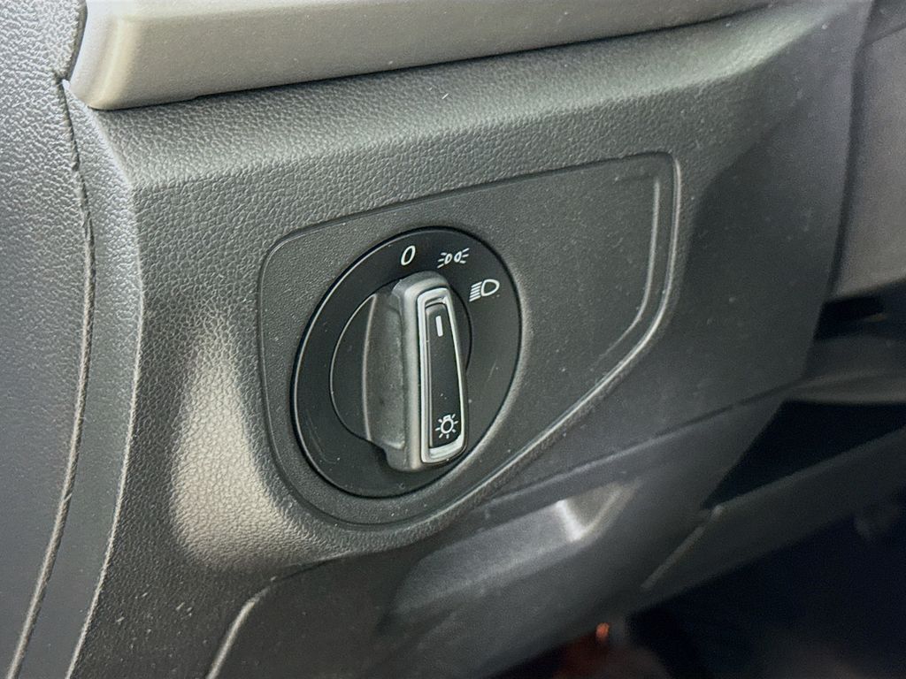 2018 Volkswagen Atlas V6 Launch Edition photo 9