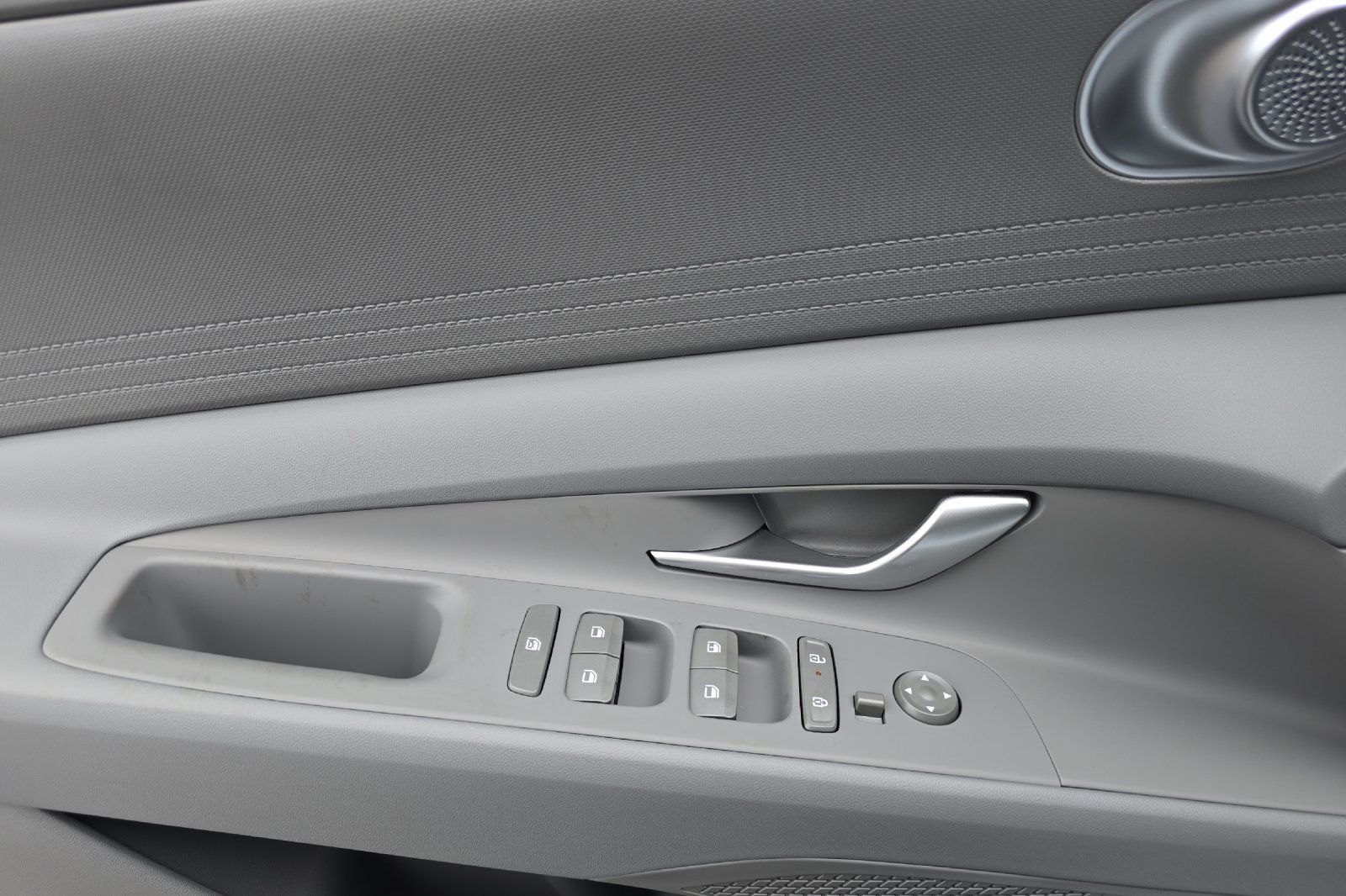 2025 Hyundai Elantra SE photo 10