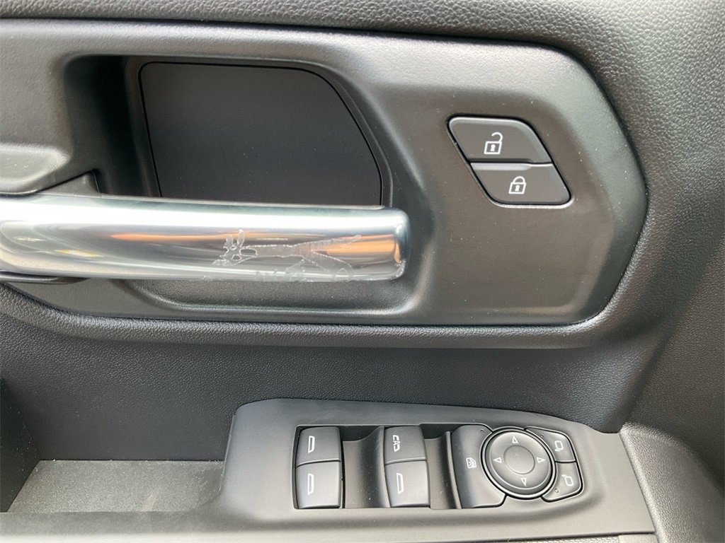 2025 Chevrolet Silverado 1500 Custom photo 23