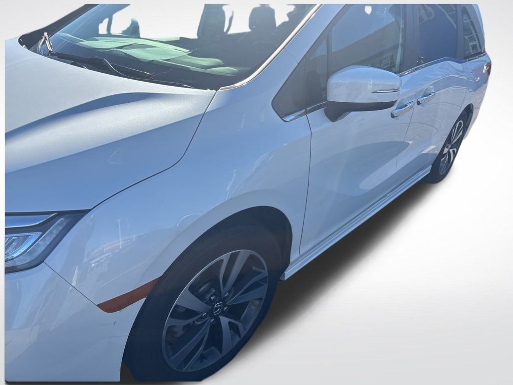 2022 Honda Odyssey Touring's photo