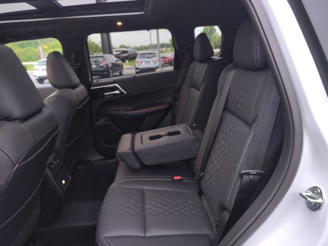 2025 Mitsubishi Outlander PHEV SEL photo 24