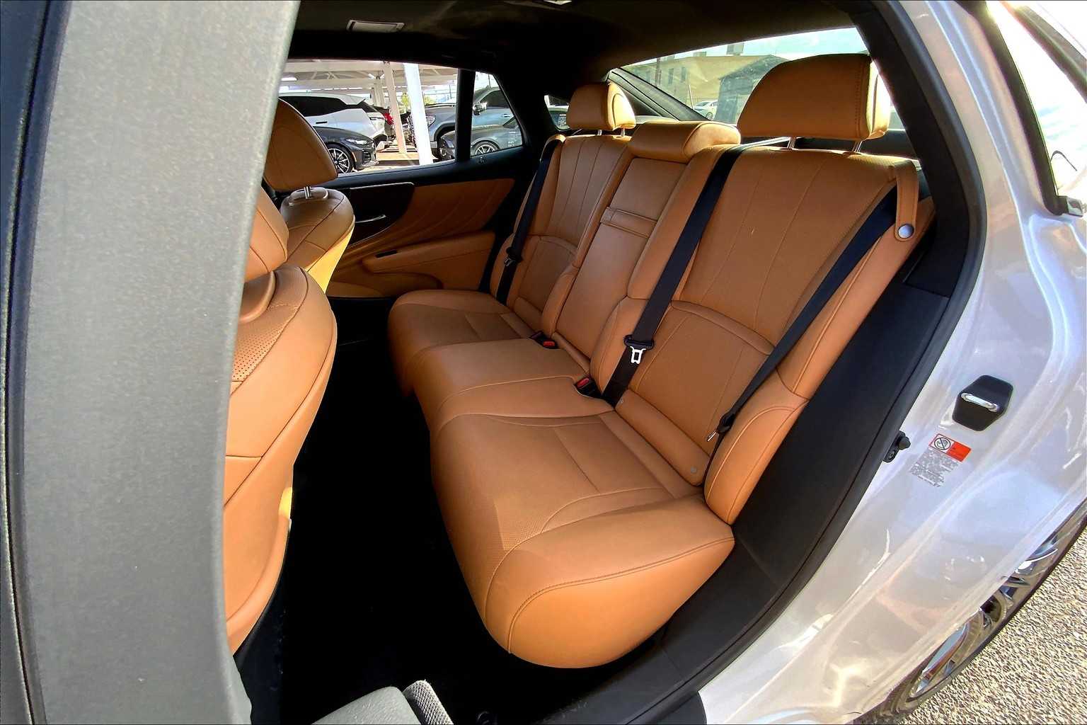 2022 Lexus LS 500 photo 18