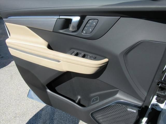 2025 Buick Enclave Preferred photo 22