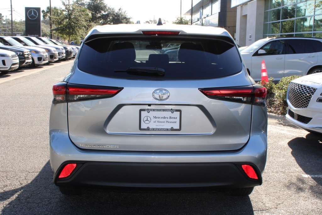 2023 Toyota Highlander L photo 7