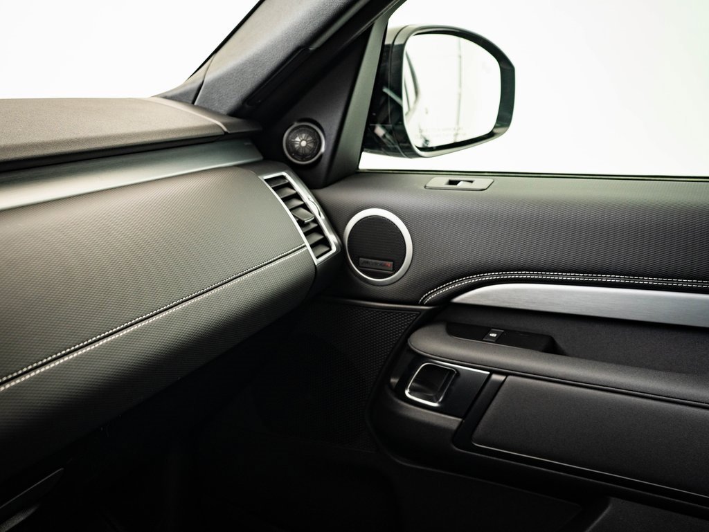 2025 Land Rover Discovery SE photo 26