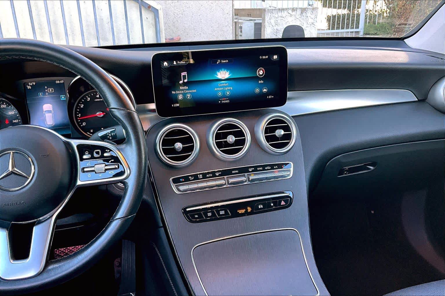 2021 Mercedes Benz GLC 300 photo 3