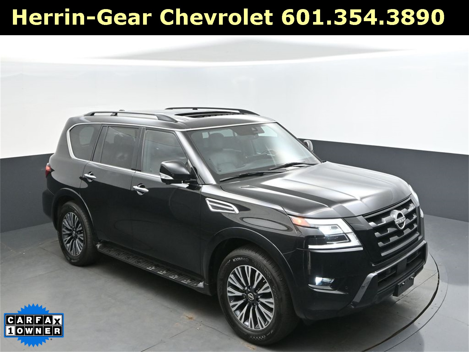 2023 Nissan Armada SL's photo