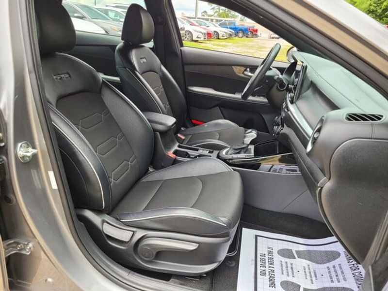 2023 Kia Forte GT-Line photo 10