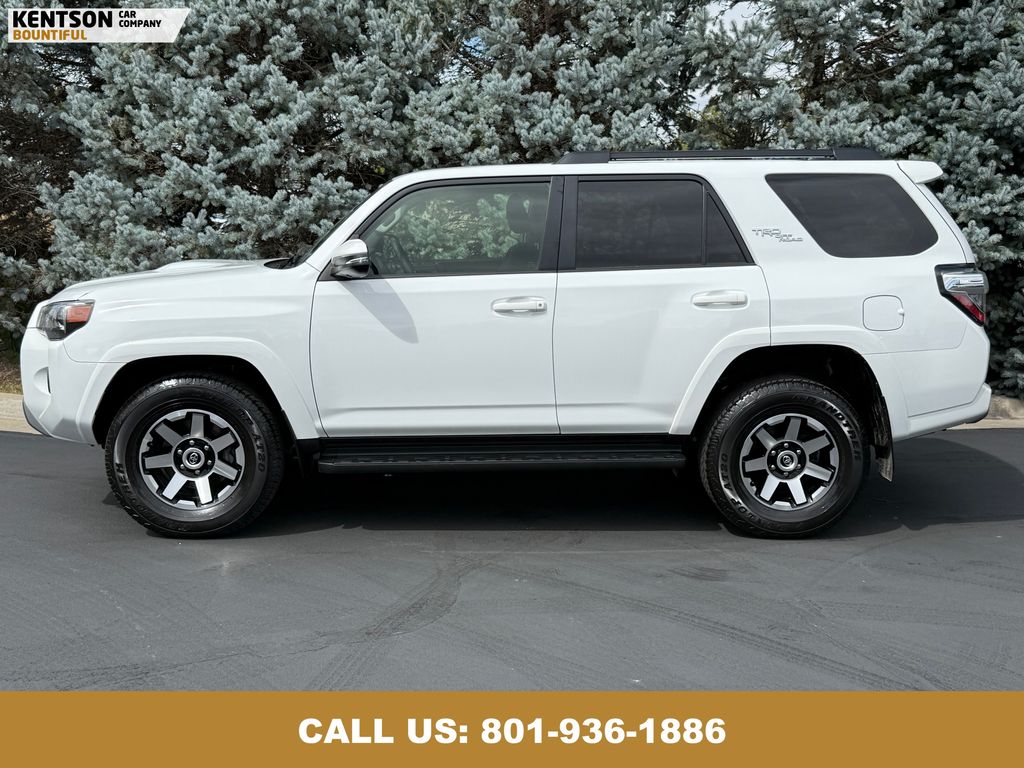 2024 Toyota 4Runner TRD Off-Road Premium photo 4