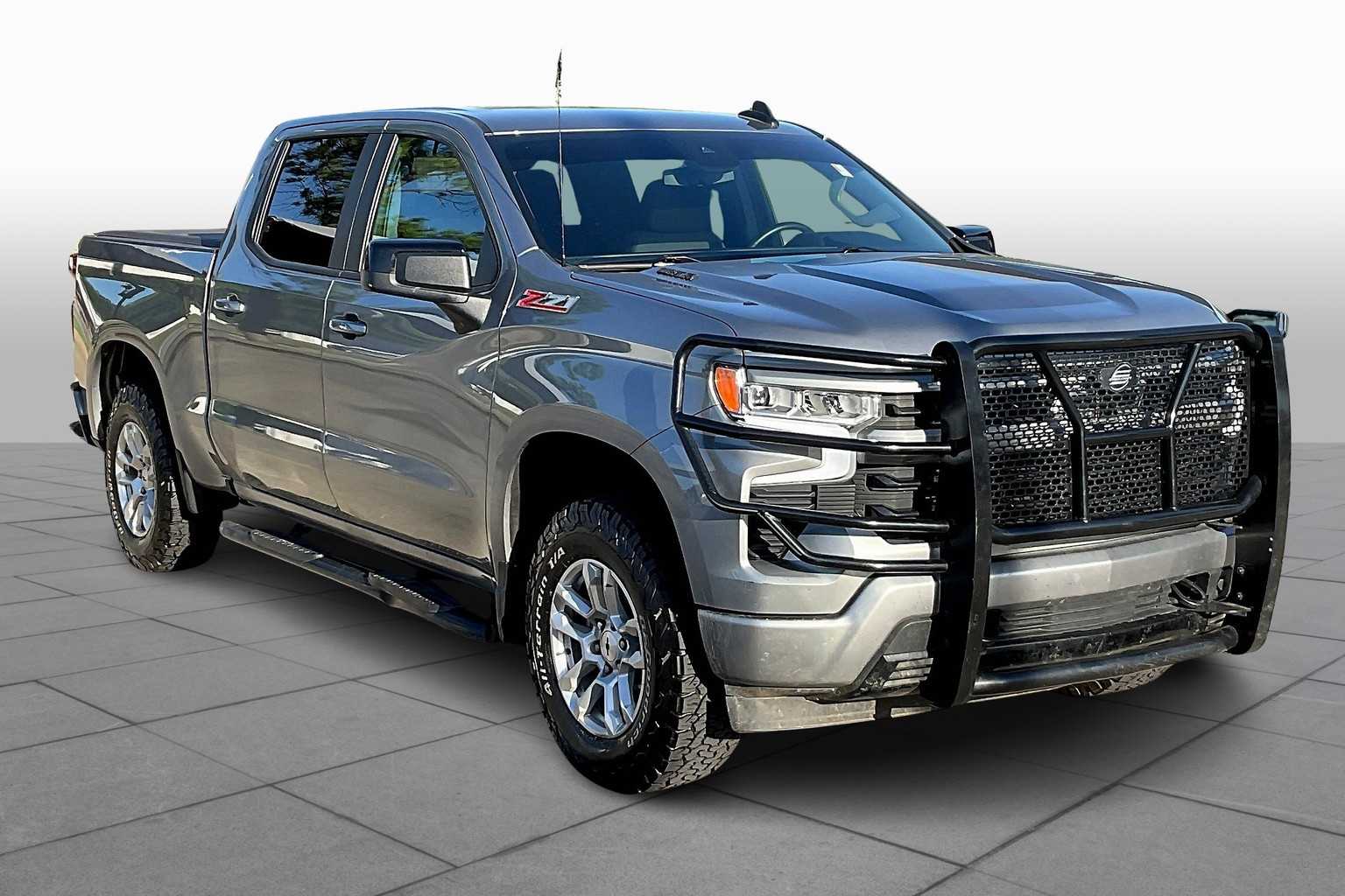 2024 Chevrolet Silverado 1500 RST photo 2