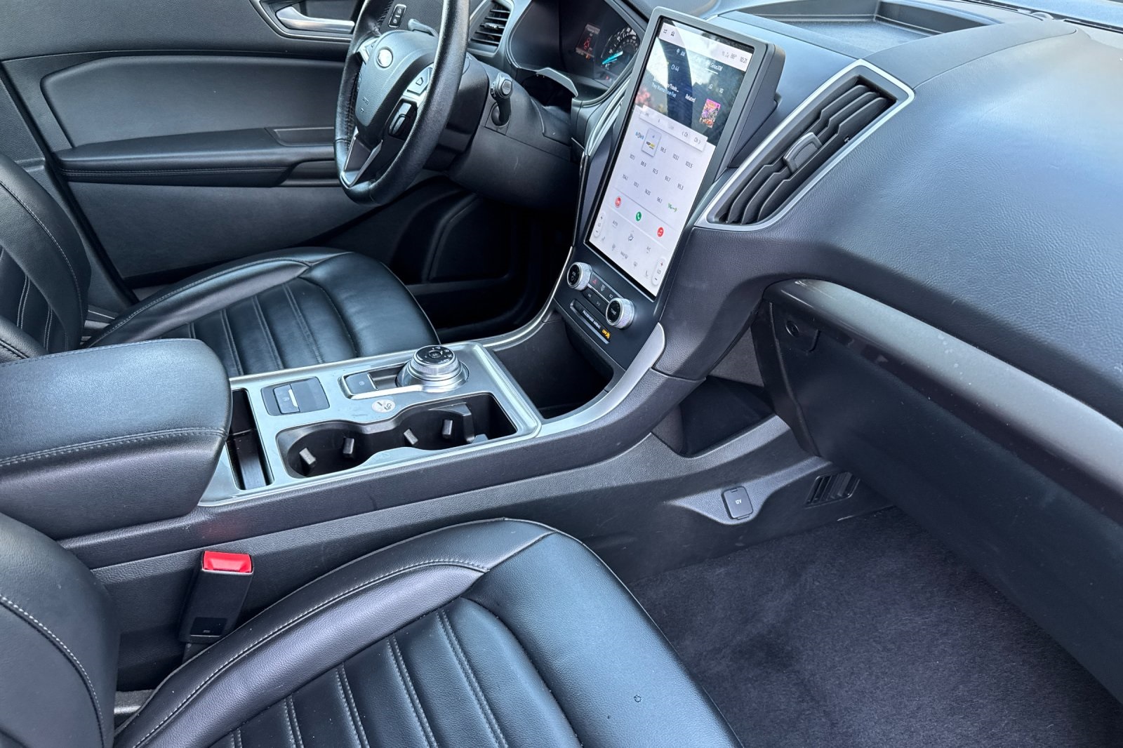 2023 Ford Edge SEL photo 17