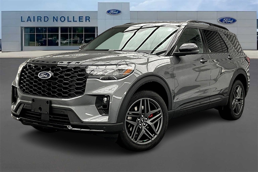 2025 Ford Explorer ST-LINE's photo