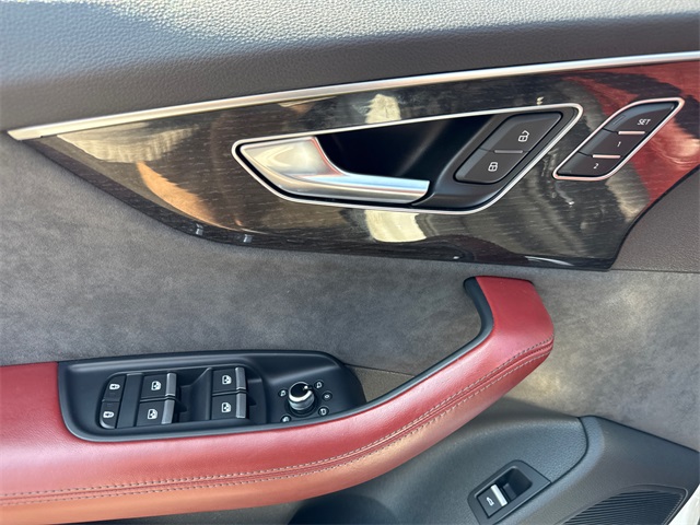 2021 Audi SQ7 Prestige photo 11