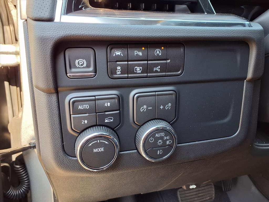 2025 Chevrolet Tahoe Premier photo 17