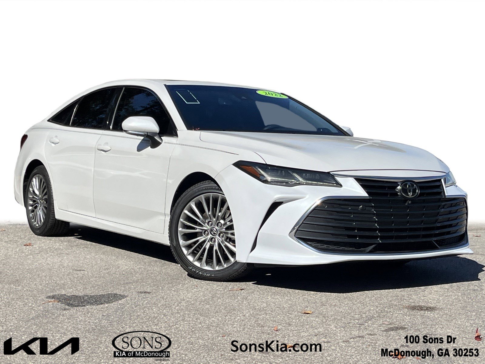 2022 Toyota Avalon Limited's photo