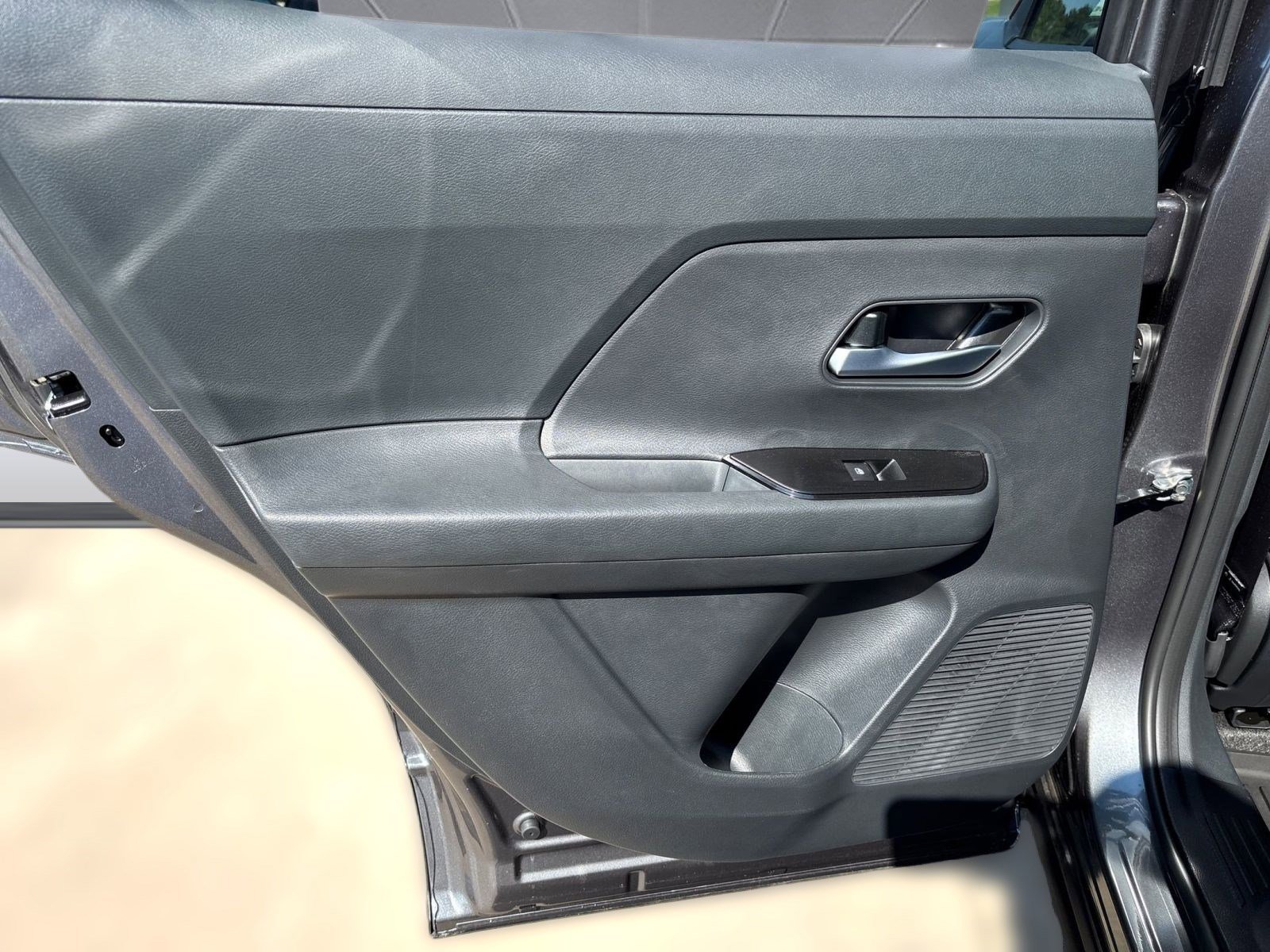 2026 Nissan Kicks SV photo 23