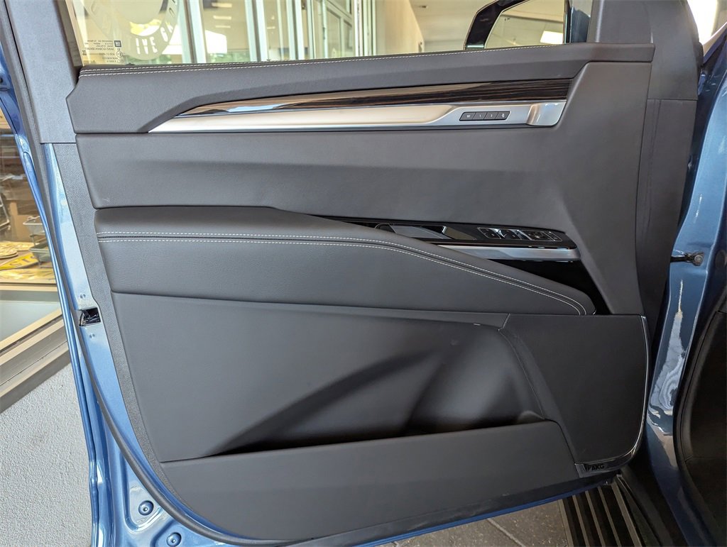 2025 Cadillac Escalade Premium Luxury photo 15