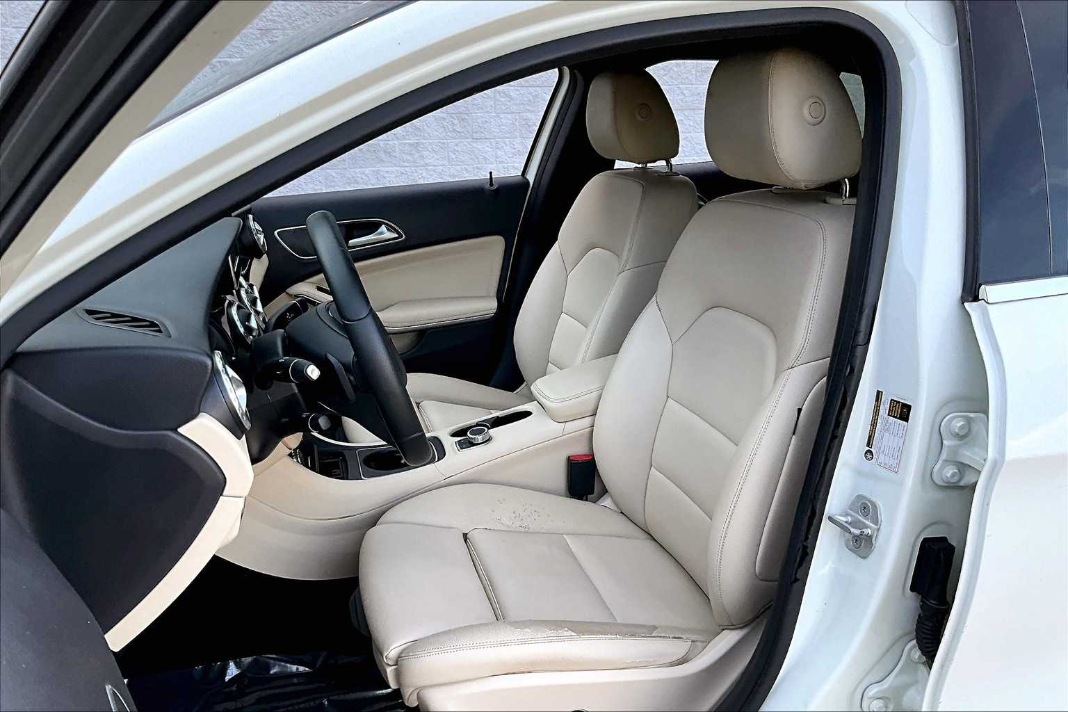 2016 Mercedes Benz GLA 250 photo 7