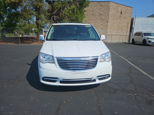 Used 2015 Chrysler Town & Country Touring with VIN 2C4RC1BGXFR696279 for sale in Grants Pass, OR