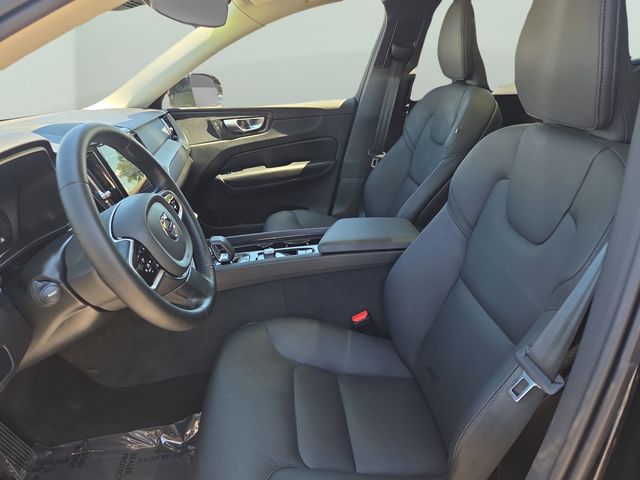 2025 Volvo XC60 B5 Plus photo 28