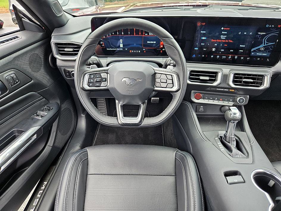 2025 Ford Mustang GT Premium photo 9