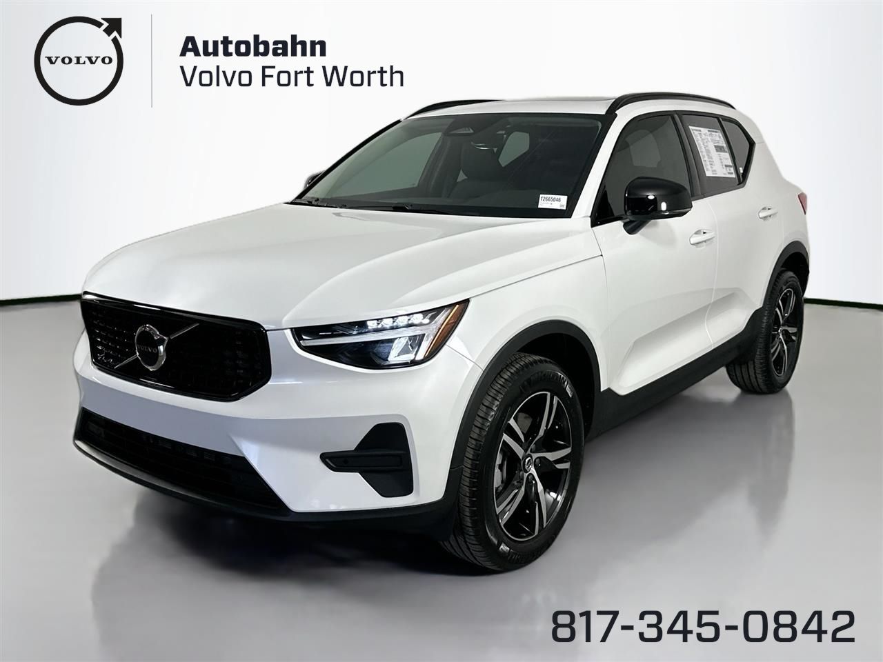 2026 Volvo XC40 Core's photo