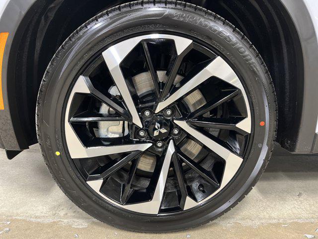 2025 Mitsubishi Outlander PHEV SE S-AWC photo 6