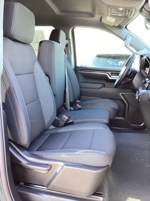 2025 Chevrolet Silverado 1500 LT photo 16