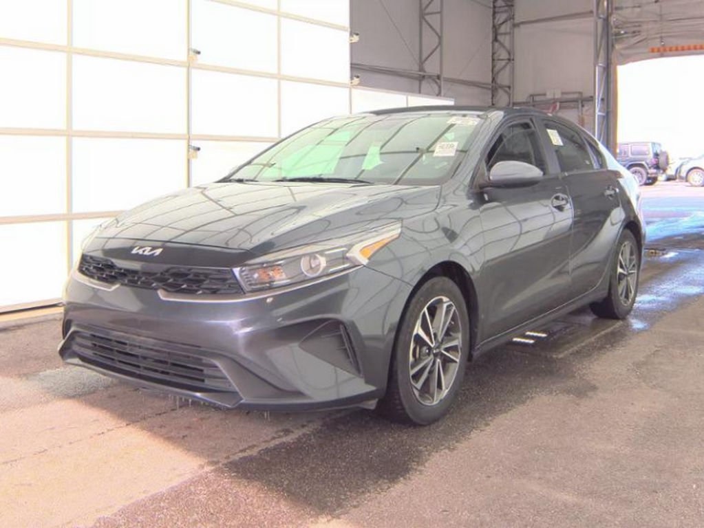 2023 Kia Forte LXS photo 2