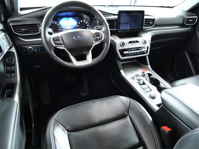 2023 Ford Explorer XLT photo 3