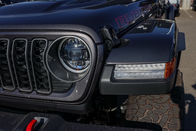 2025 Jeep Wrangler Rubicon photo 9