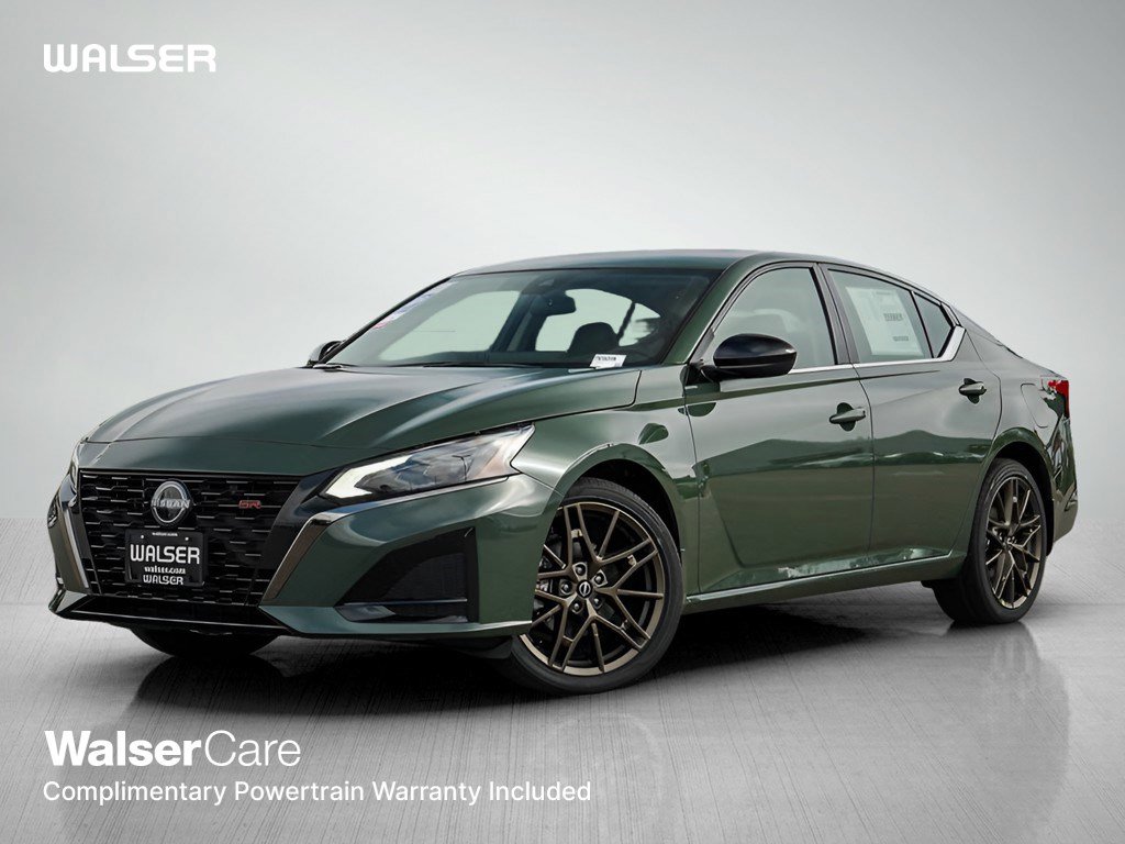 2025 Nissan Altima SR's photo