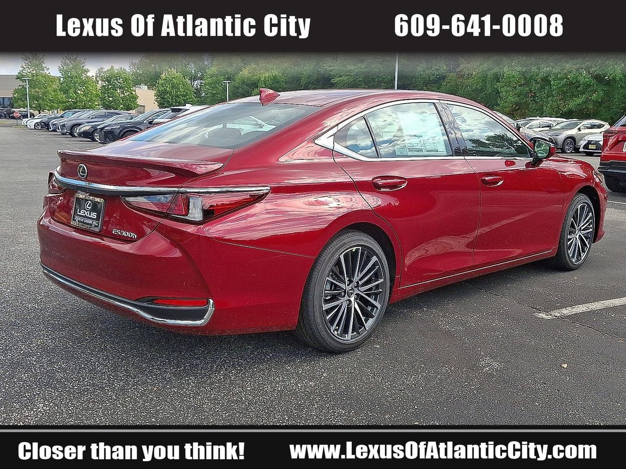 2025 Lexus ES 300h photo 6