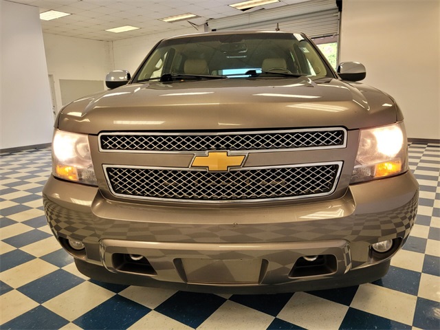 2012 Chevrolet Suburban 1500 LTZ photo 2