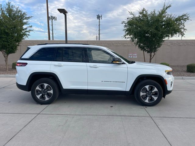 2022 Jeep Cherokee Limited 4xe photo 2
