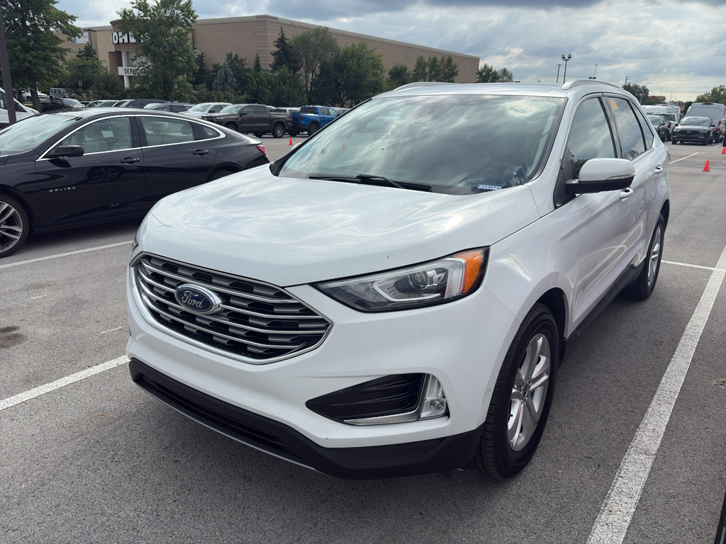 2019 Ford Edge SEL photo 2
