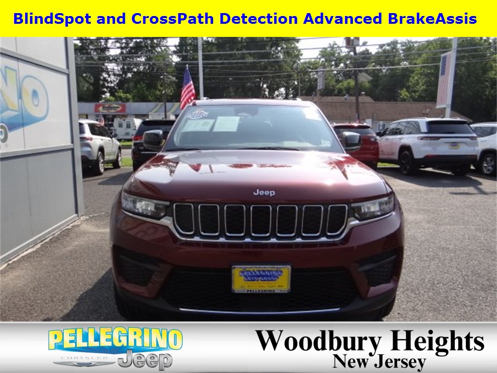 2022 Jeep Grand Cherokee Laredo photo 8